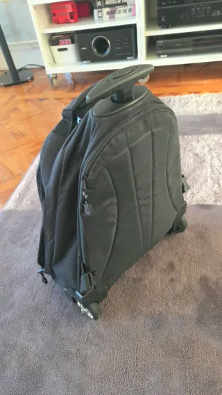 Mochila trolley com rodas