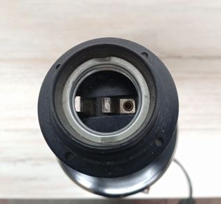 (PERFECTA) PIE DE LÁMPARA LACADA EN NEGRO