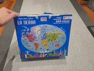 Puzzle La Tierra 205 piezas ovalado + 6años