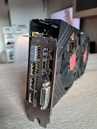 Tarjeta Gráfica XFX RX 580 8GB Averiada