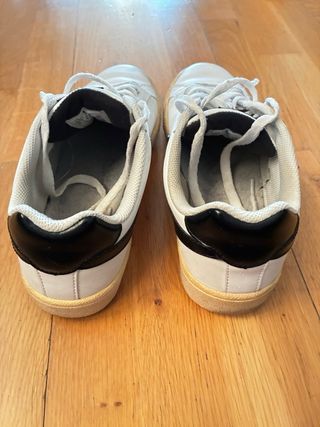 Zapatillas Nike Blancas y Negras