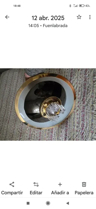 Lámpara colgante dorada y cristal