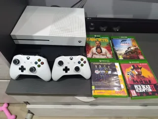 Xbox One S + 2 controller + 4 giochi + cavi e scatola
