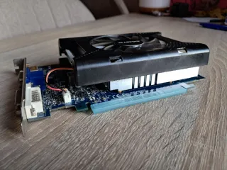 Tarjeta Gráfica Nvidia GT 240 con salida HDMI