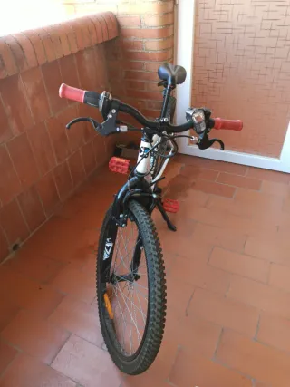Bicicleta B-Twin 24" pulgadas