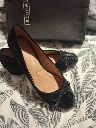 Zapatos negros pequeño tacón talla 38