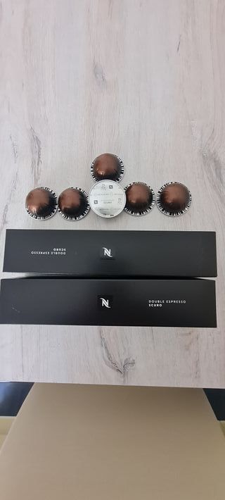 Cafetera Nespresso Vertuo Pop Negra