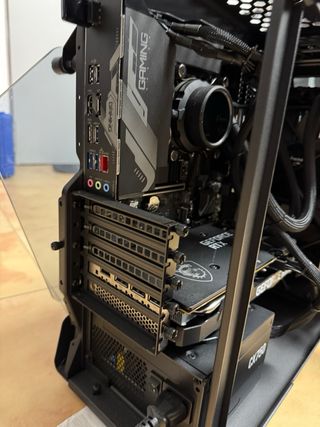 Torre Gaming PC Thermaltake RTX 3060 i5 16GB agua