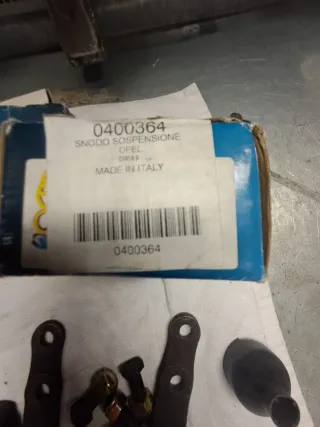 Opel Corsa B: 2 rodamientos y 2 rótulas