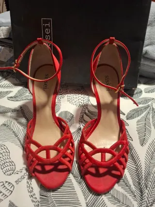 Zapatos de tacón rojos talla 37