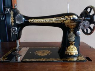 Máquina de coser Singer antigua
