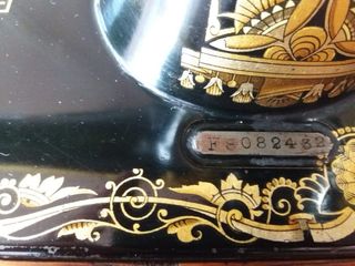 Máquina de coser Singer antigua