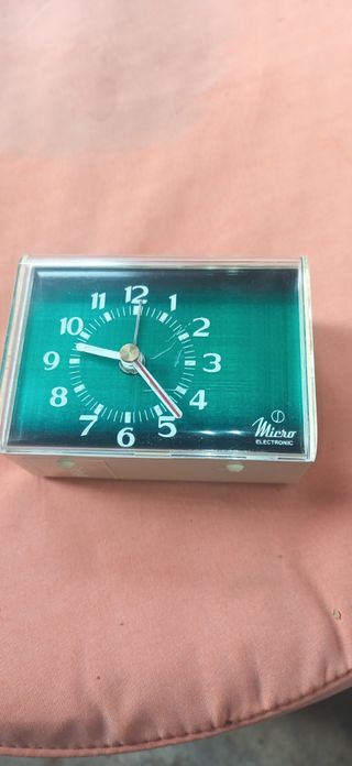 Despertador micro electronic antiguo