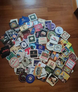 Colección de 100 posavasos de cerveza