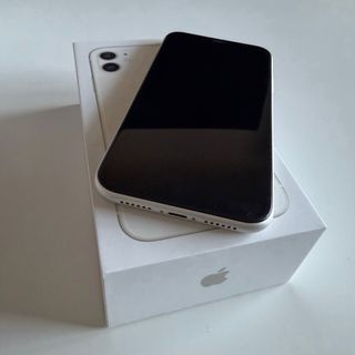 iPhone 11 64GB Blanco + Carcasas