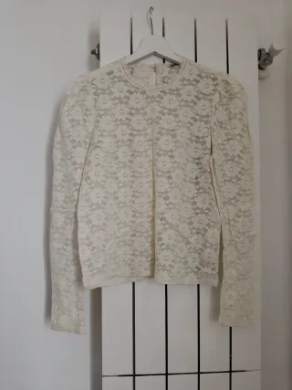 Blusa de encaje blanca