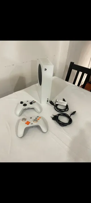 Xbox Series S 512GB + 2 Mandos / Como nueva
