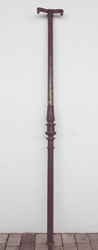 Columna de forja antigua