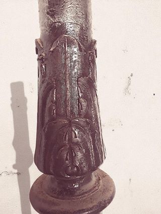 Columna de forja antigua