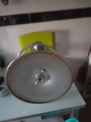 Banqueta alta beige y plateada