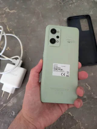 Móvil Verde+ Cargador y Funda