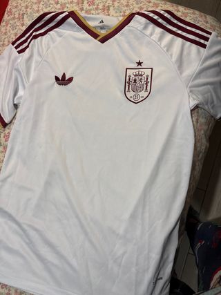 Camiseta Adidas España talla L pero equivale a M