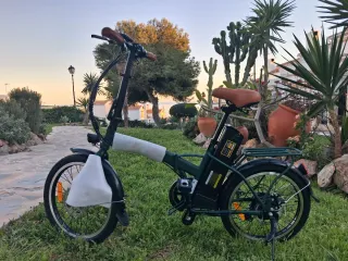 Bicicleta eléctrica plegable a nueva a estrenar