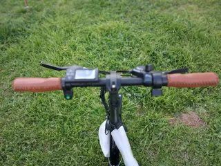 Bicicleta eléctrica plegable a nueva a estrenar