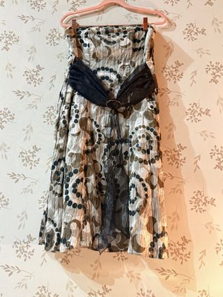 Vestido de fiesta con lunares