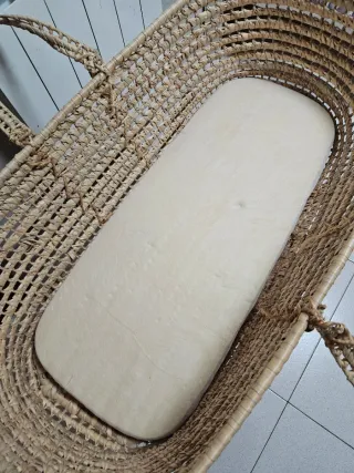 Moisés de mimbre para bebé