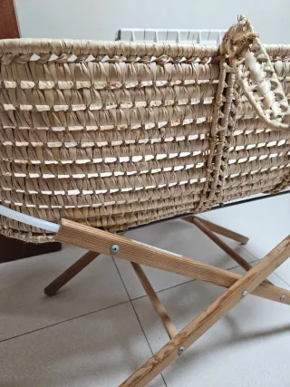 Moisés de mimbre para bebé