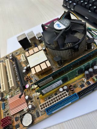 Placa base y procesador + disco duro