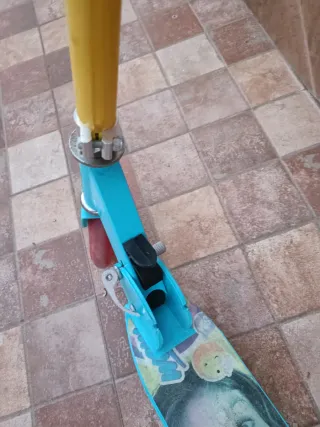 Patinete para niños con estampado de Soy Luna.