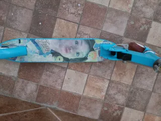 Patinete para niños con estampado de Soy Luna.