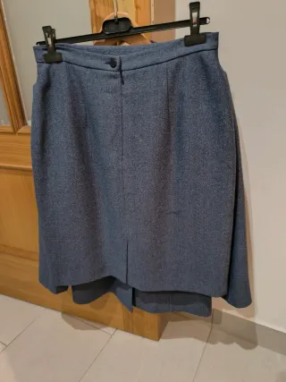 Traje chaqueta y falda azul Pilar Rueda