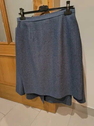 Traje chaqueta y falda azul Pilar Rueda