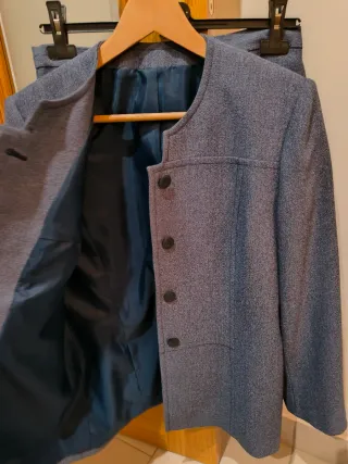 Traje chaqueta y falda azul Pilar Rueda