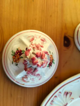 Lattiera antica porcellana floreale