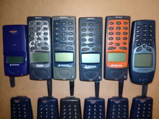 Lotto 12 cellulari Ericsson per ricambi