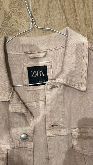 Cazadora vaquera Zara beige Talla M
