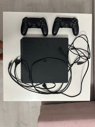 PS4 850GB + 2 mandos + Cables