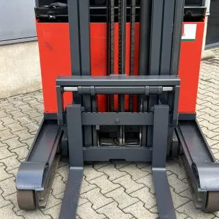 Carretilla elevadora Linde retráctil