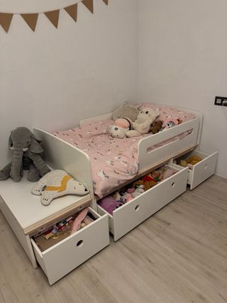 Cama infantil con cajones