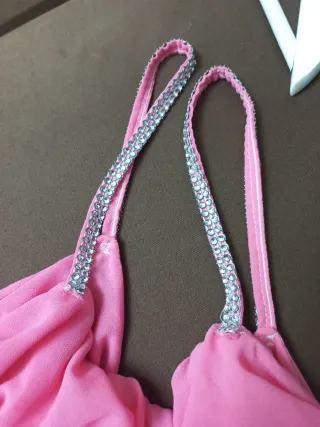 Blusa tirantes rosa con pedrería