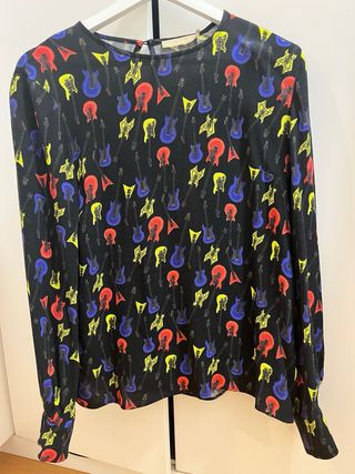 Blusa Dolores Promesas Estampada Guitarras