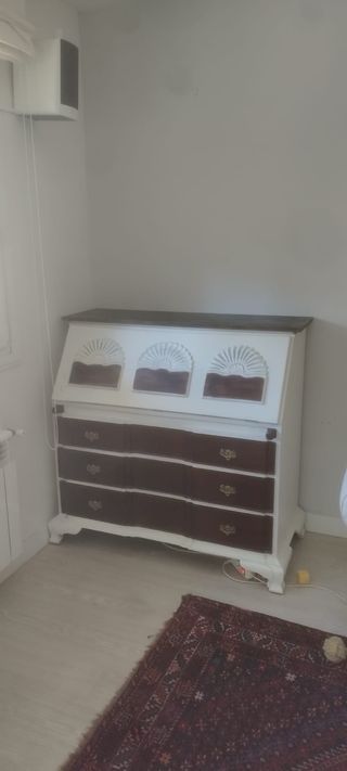 Mueble escritorio madera blanco y marrón