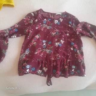 Blusa fina granate floral manga larga