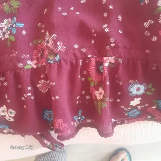 Blusa fina granate floral manga larga