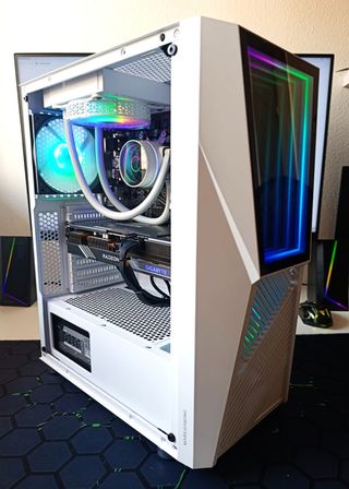 PC GAMING COMPLETAMENTE NUEVO - RYZEN7 - RTX7600XT