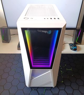 PC GAMING COMPLETAMENTE NUEVO - RYZEN7 - RTX7600XT